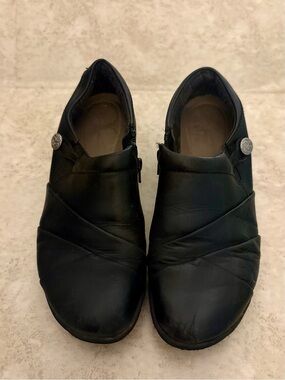 Clarks Black Slip-On Women's Comfort Clogs